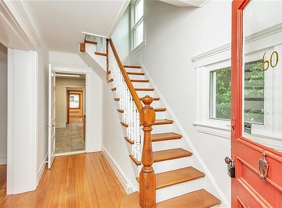 5th image of 60 Lee Ave