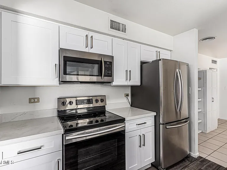 1213 E Riviera Dr — Photo 16
