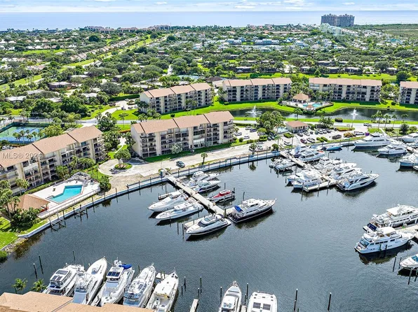 1001 Seafarer Cir APT 104, Jupiter, FL 33477