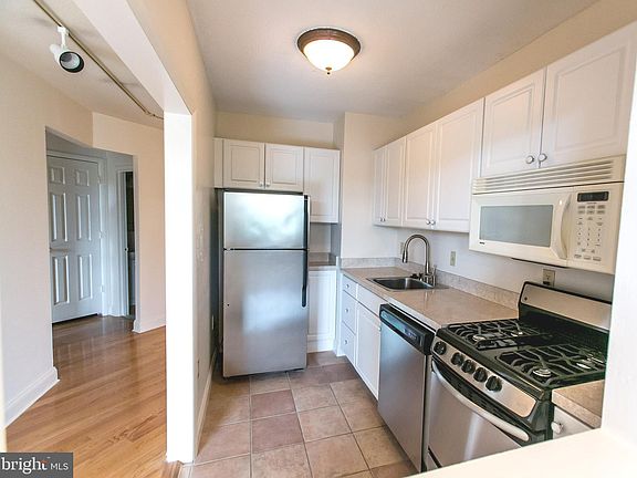 4th image of 4242 E West Hwy APT 512
