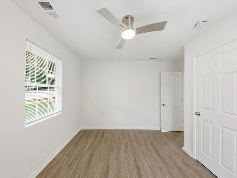 375 Lincoln St SW — Photo 15