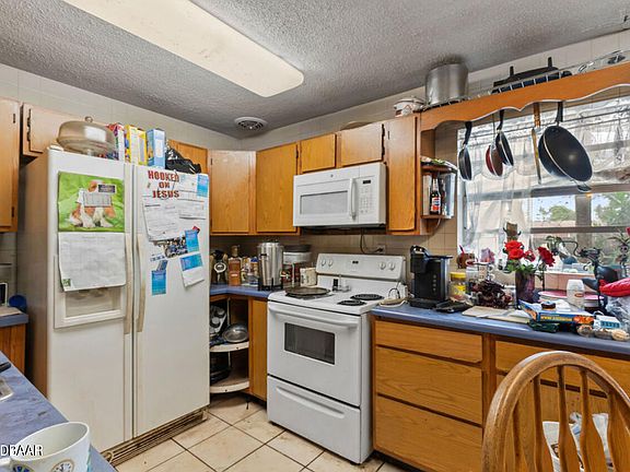 5th image of 1209 Leon Ln