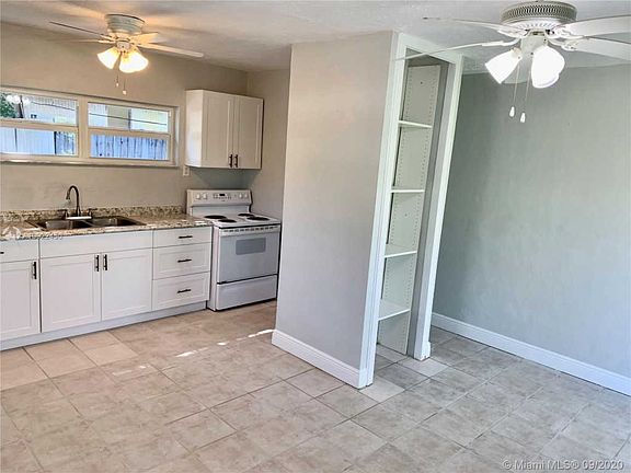 4th image of 2801 NE 6th Ln #1