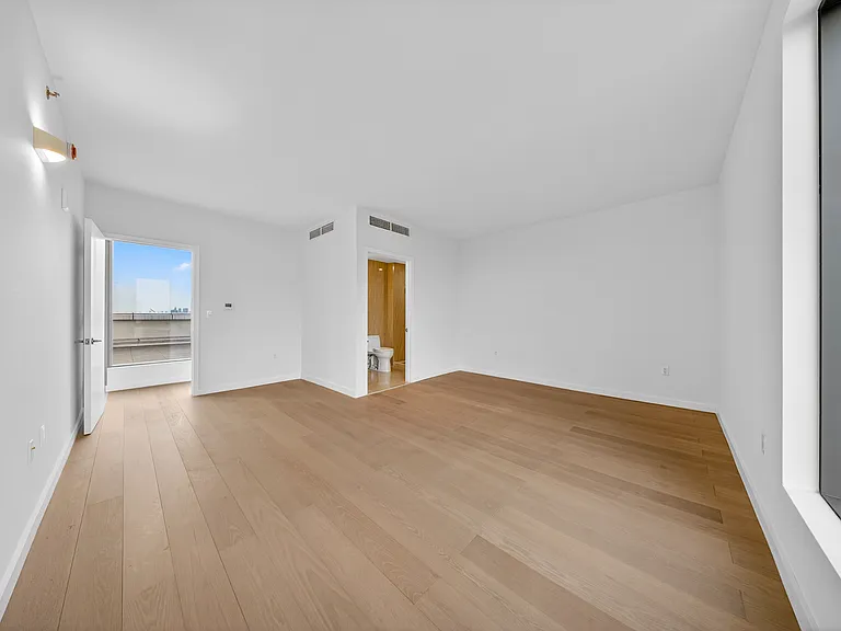33-71 Prince St #15J — Photo 11