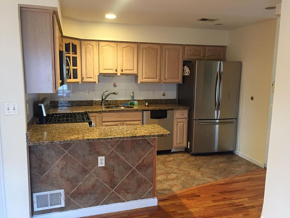 1st image of 51 Hancock Ave #1