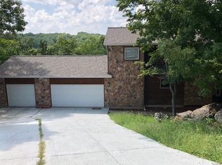 136 N Kings Rd, Lake Sherwood, MO 63357
