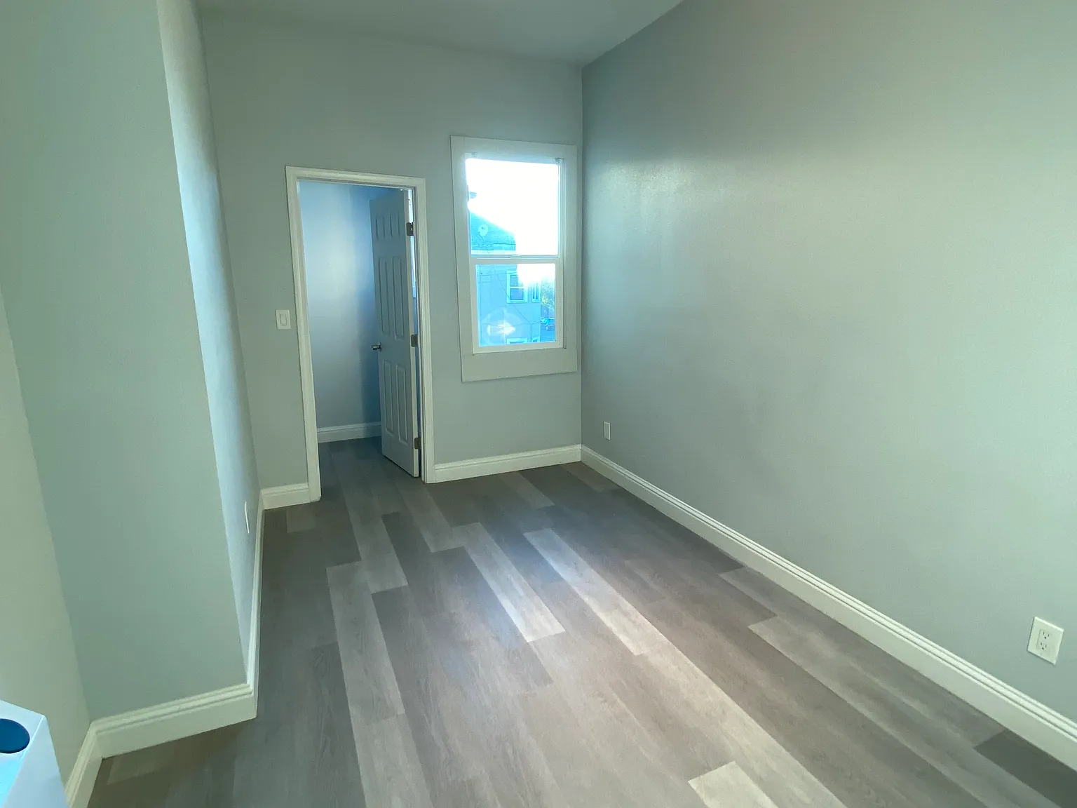 4 bed, 2.5 bath, 1300 sqft, $3,800 — Photo 4