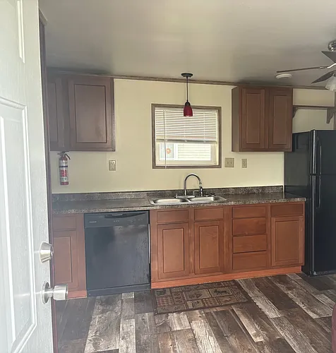 205 W Marshall St Photo 1