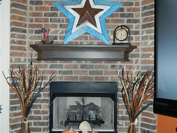 5th image of 124 Diane Ln