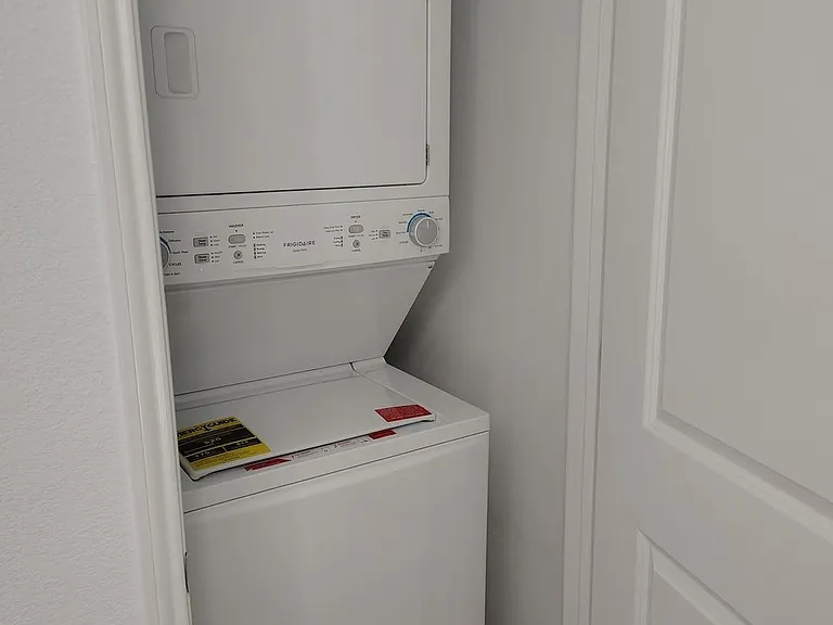 142 Plumcove Dr — Photo 32
