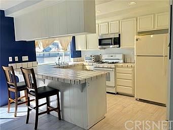 4th image of 13901 Sayre St Unit 3