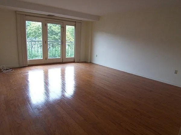 1 Watermill Pl #426 — Photo 2