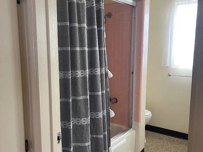 1431 N Allen Ave — Photo 9