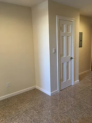 Rented by Q52 LLC | media 24