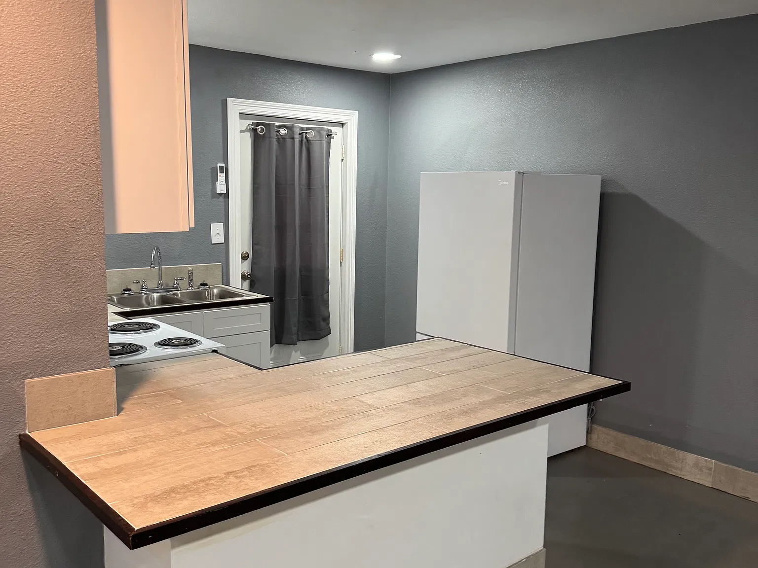 1 bed, $795 — Photo 1