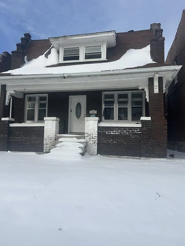 3 bed, 1489 sqft, $695 — Photo 1