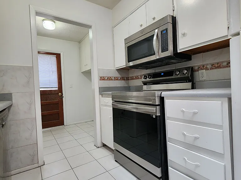 3127 Polk Ave — Photo 13