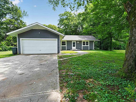 3rd image of 3710 Oakdale Ct NW