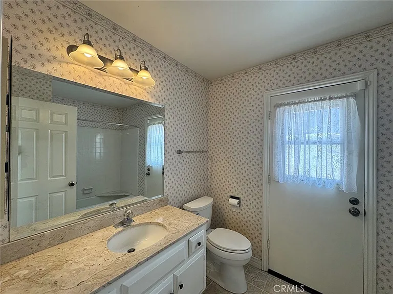 18577 Asuncion St — Photo 18
