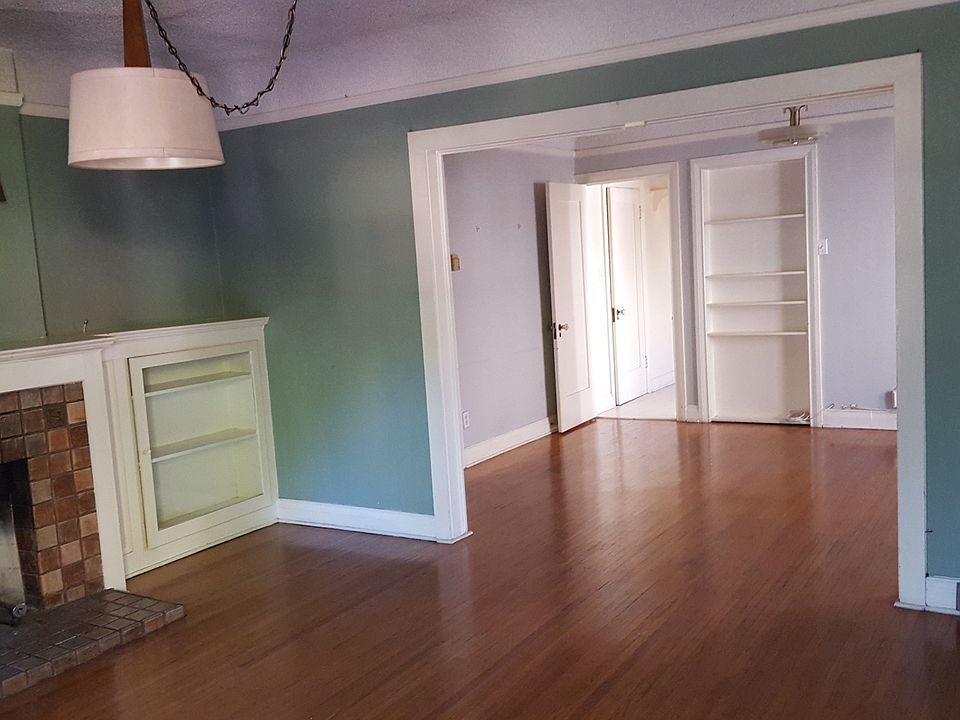 1st image of 825 N Ogden Dr