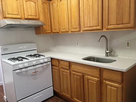 Rented by Century 21 New Golden Age Realty | media 6