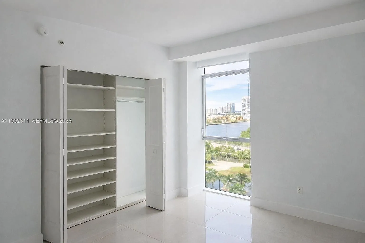 400 Sunny Isles Condo Eas — Photo 4