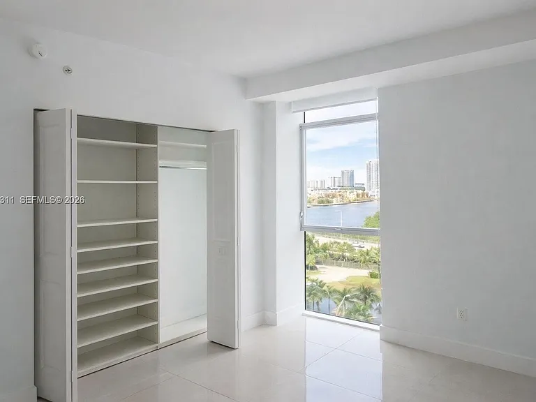 400 Sunny Isles Blvd #819 — Photo 4