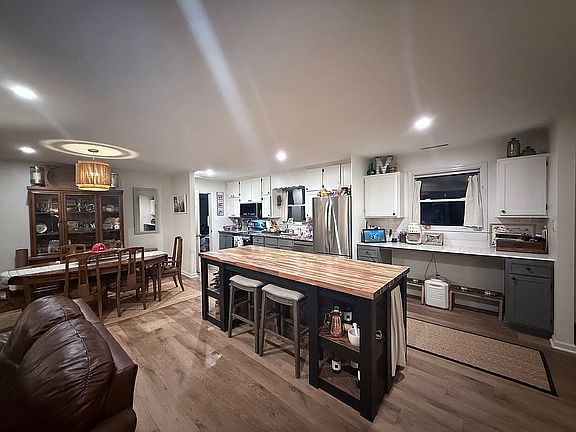 3rd image of 1006 Asbury St