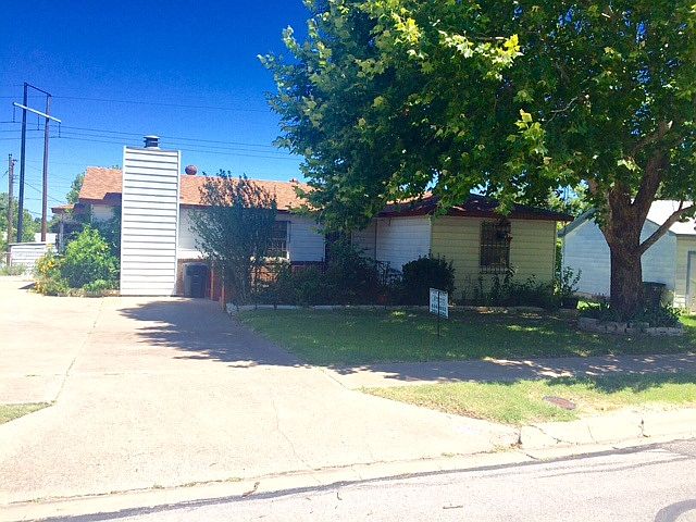 2nd image of 1309 Zephyr Rd