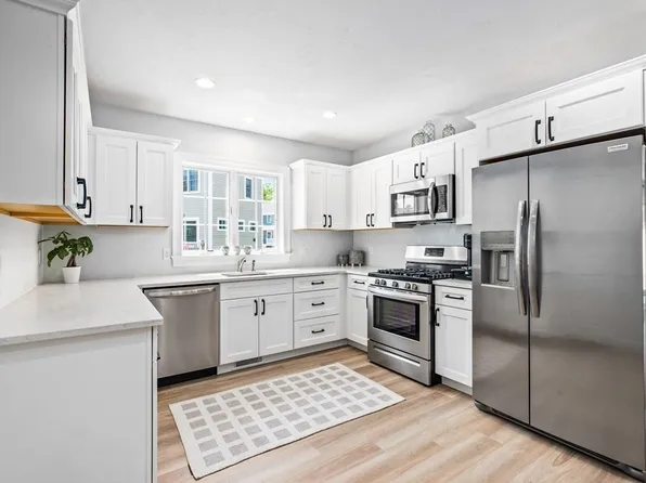 69 Drum Dr #69, Plymouth, MA 02360