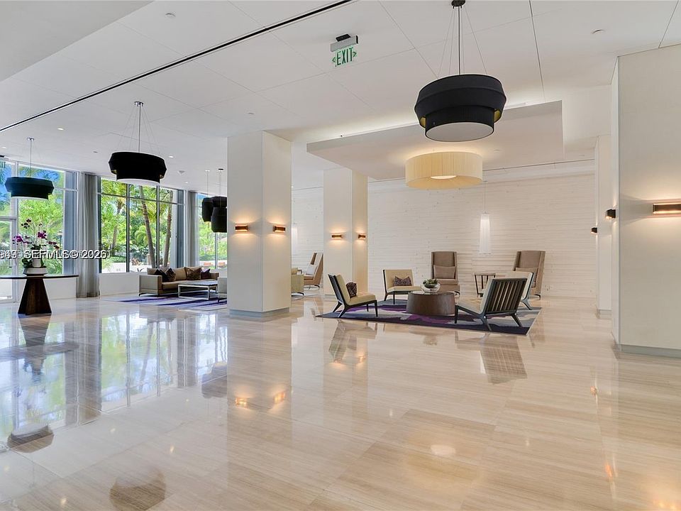 1st image of 100 Bayview Dr APT 503