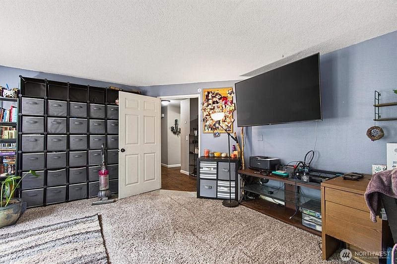 5th image of 236 Laverne Drive