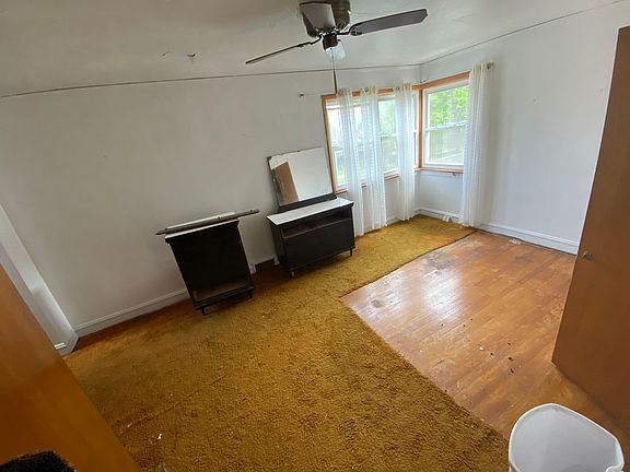 5th image of 10508 S Forest Ave