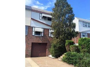 2532 Maxwell St, Philadelphia, PA 19152