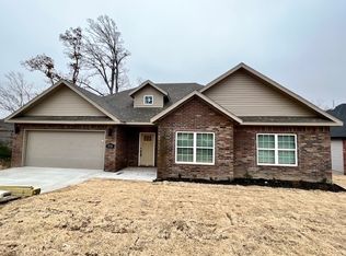 2735 S Olive Ct, Siloam Springs, AR 72761