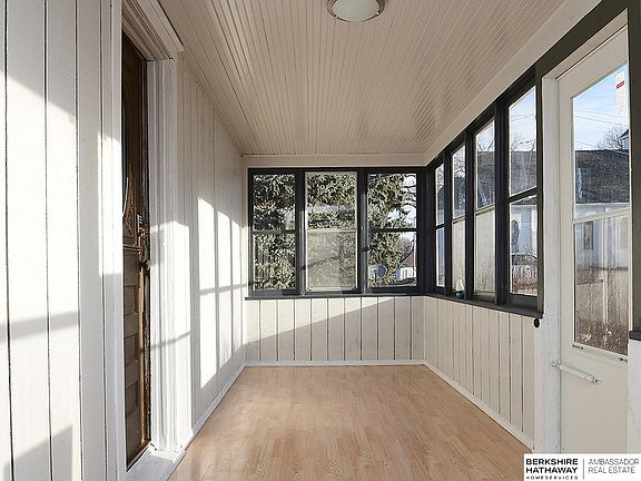 5th image of 303 West Pne