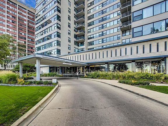 3rd image of 3430 N Lake Shore Dr APT 7N