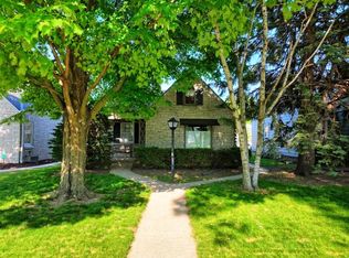 2412 S 61st St, West Allis, WI 53219