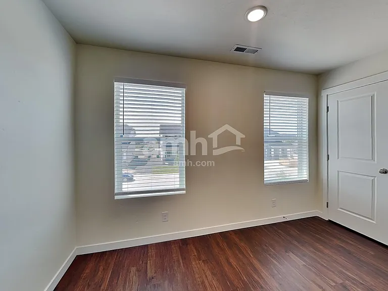 9412 W Shumard St — Photo 15