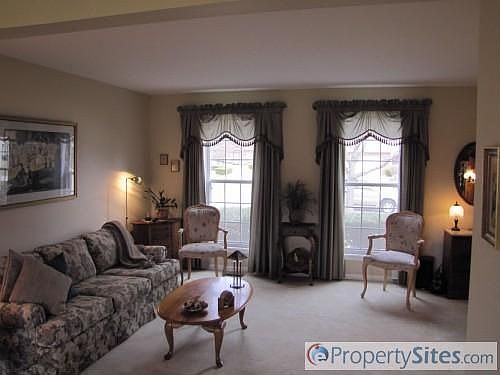 4th image of 1813 Essex Pl