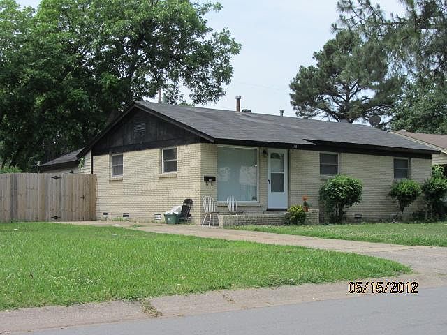 1st image of 708 Ellen Dr