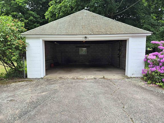 5th image of 22 Fairview Avenue