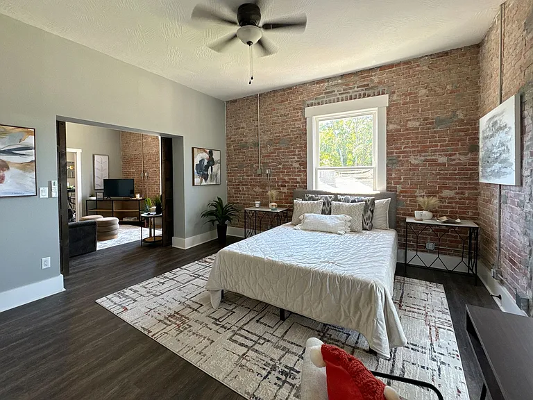 806 South Ave — Photo 3