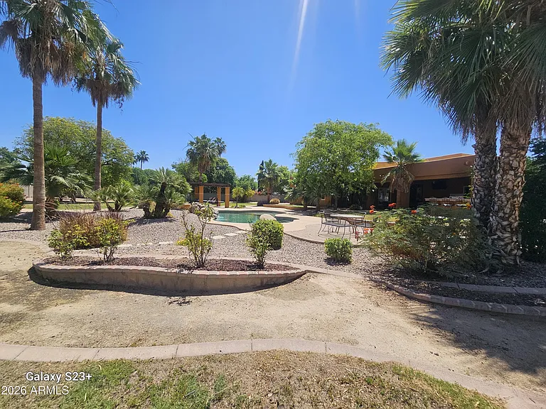 5118 W Winston Dr — Photo 32
