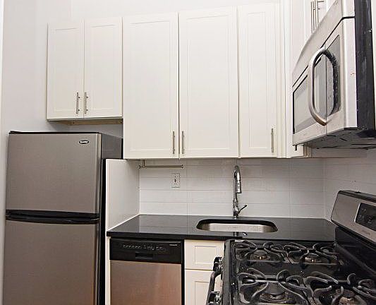 2nd image of 164 W 141st St APT 4G