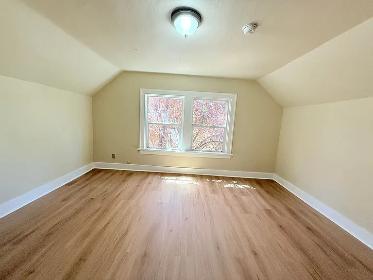 4630 SW 185th Ave — Photo 7