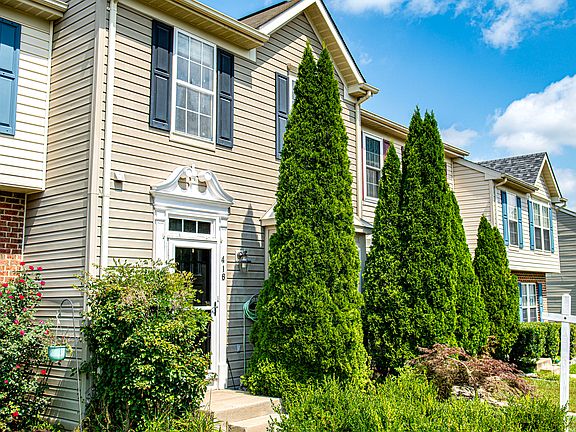 3rd image of 416 Mayapple Ct