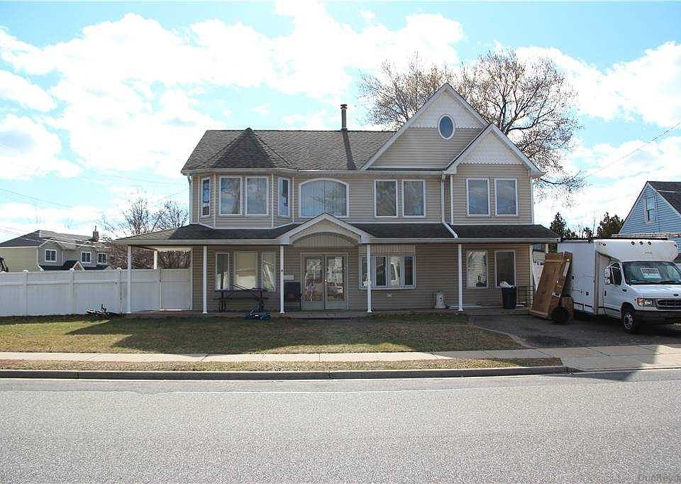 1st image of 313 Brendan Ave