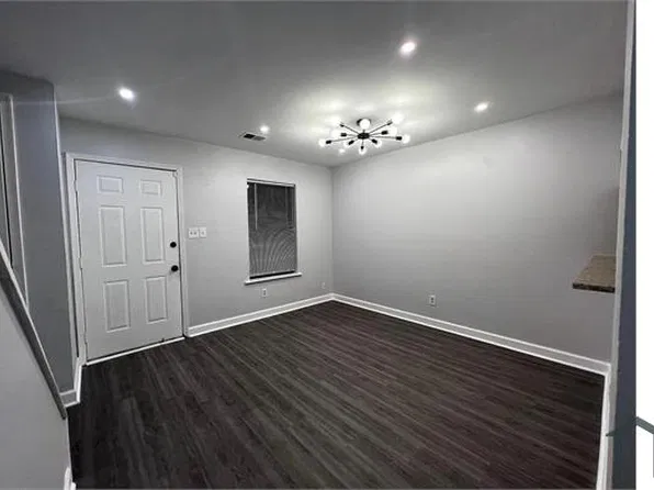 741 Oak Dr, Hapeville, GA 30354