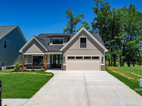 2nd image of 4854 Grove Park Dr NE